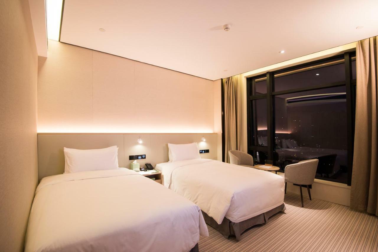 Virtuous World Hotel Foshan Buitenkant foto