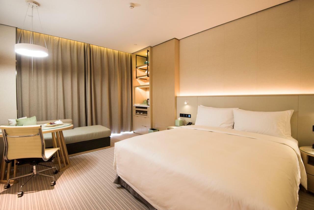 Virtuous World Hotel Foshan Buitenkant foto